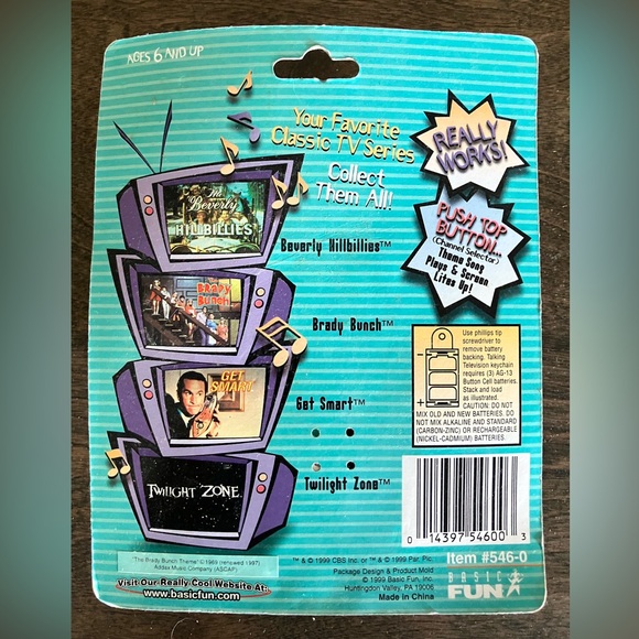 Basic Fun Talking Television The Brady Bunch Keychain - Picture 2 of 2